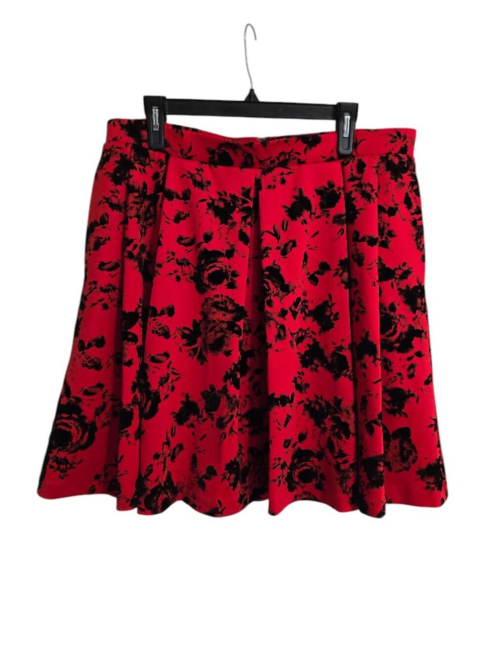 Torrid Red Black Velvet Skater Pleated Skirt Size 1X NWOT